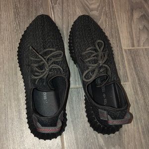 AUTHENTIC MENS YEEZYS